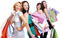 Где купить одежду для женщин – в обычном магазине или через интернет?