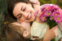 Какие цветы подарить маме на юбилей?